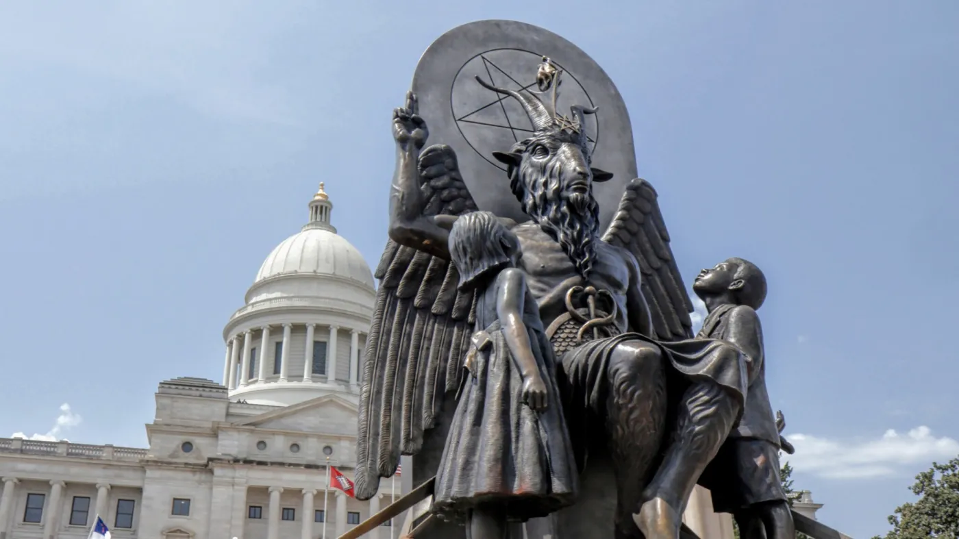 4213932-ave-satan.jpg