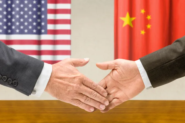 Chiny o sporze celnym z USA: Nie ugniemy się pod groźbami i szantażem