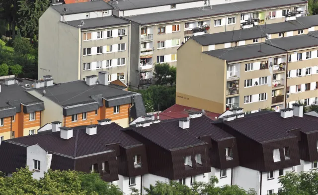Skończmy z mitem złych wielkich miast. Problemem nie jest wyludnianie się małych ośrodków