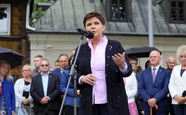 Wykaz lotów premier Beaty Szydło opublikowany na stronie internetowej KPRM