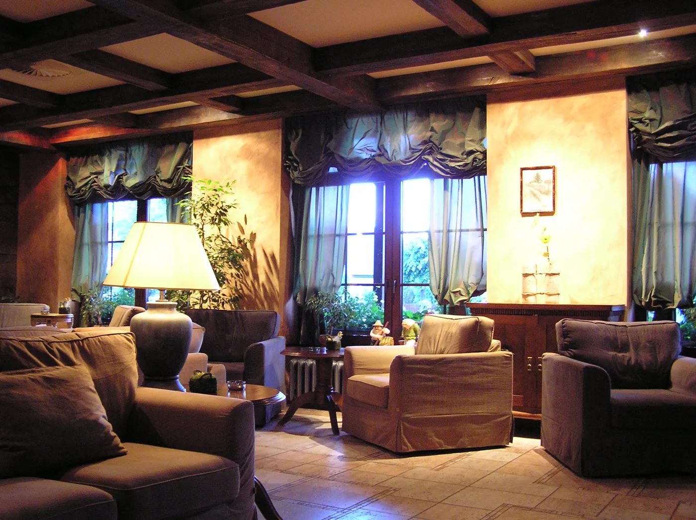 hall_1_1579747.jpg