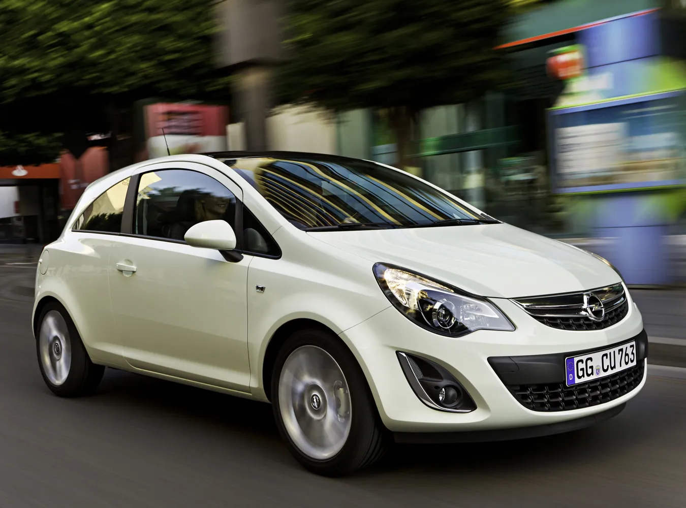 Zobacz jak zmienił się opel corsa