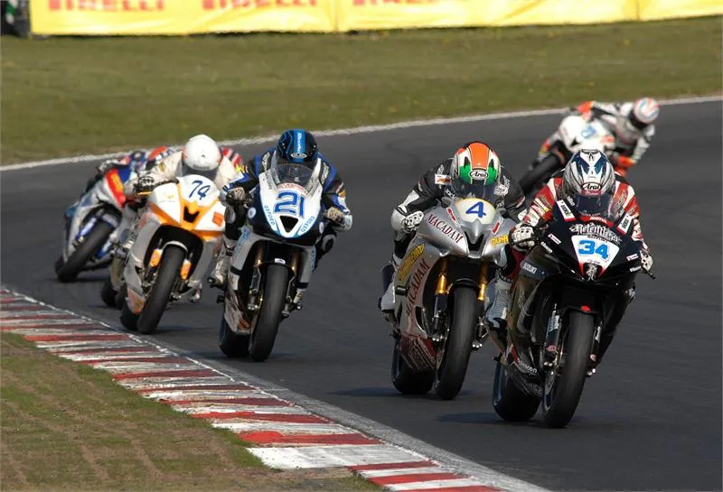 Pierwsza wygrana Suzuki GSX-R 600! 