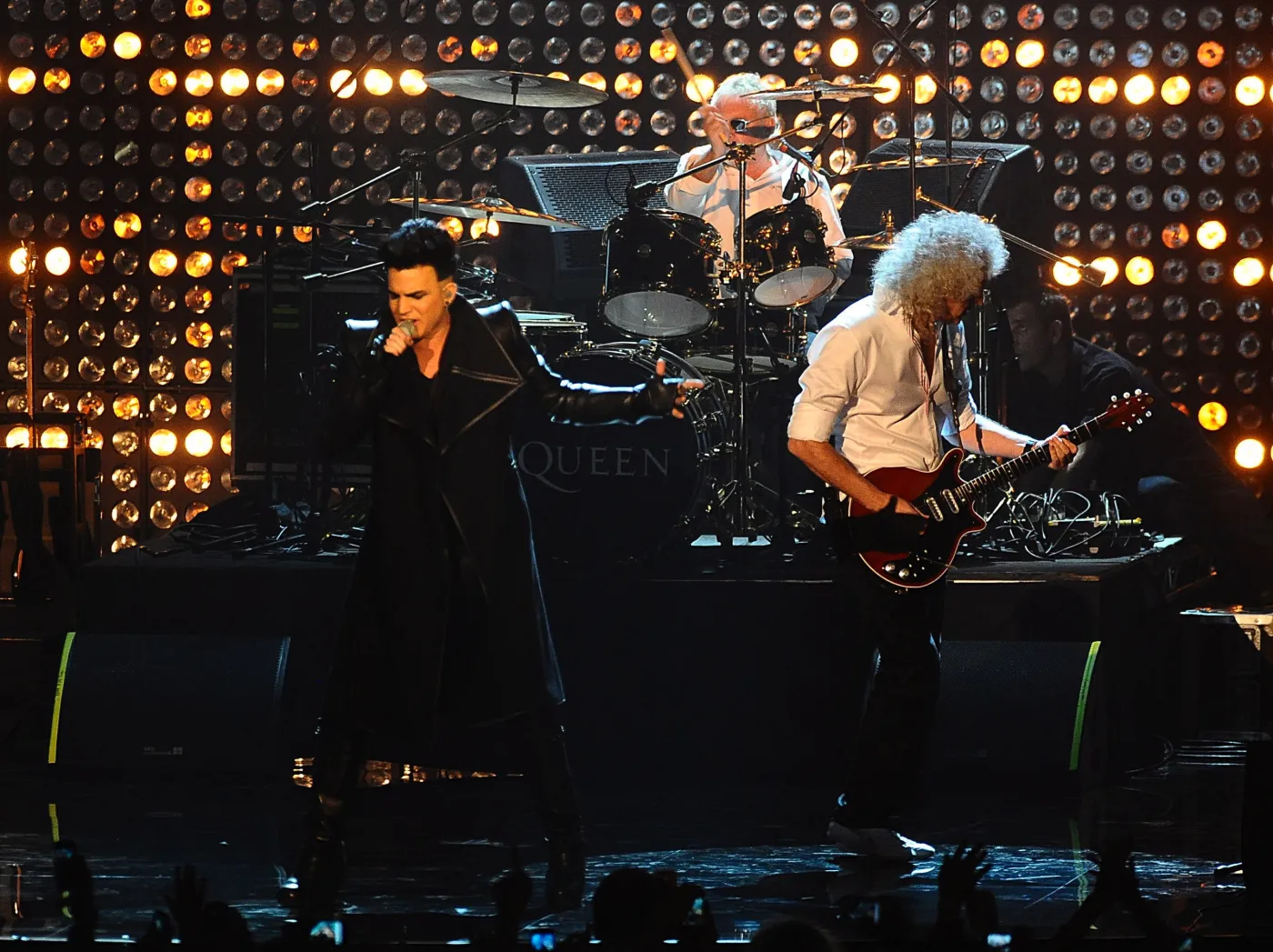 2700782-queen.jpg