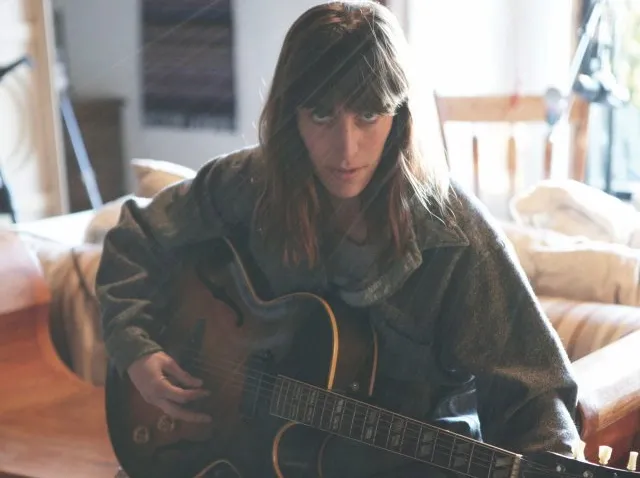 2560980-feist.jpg