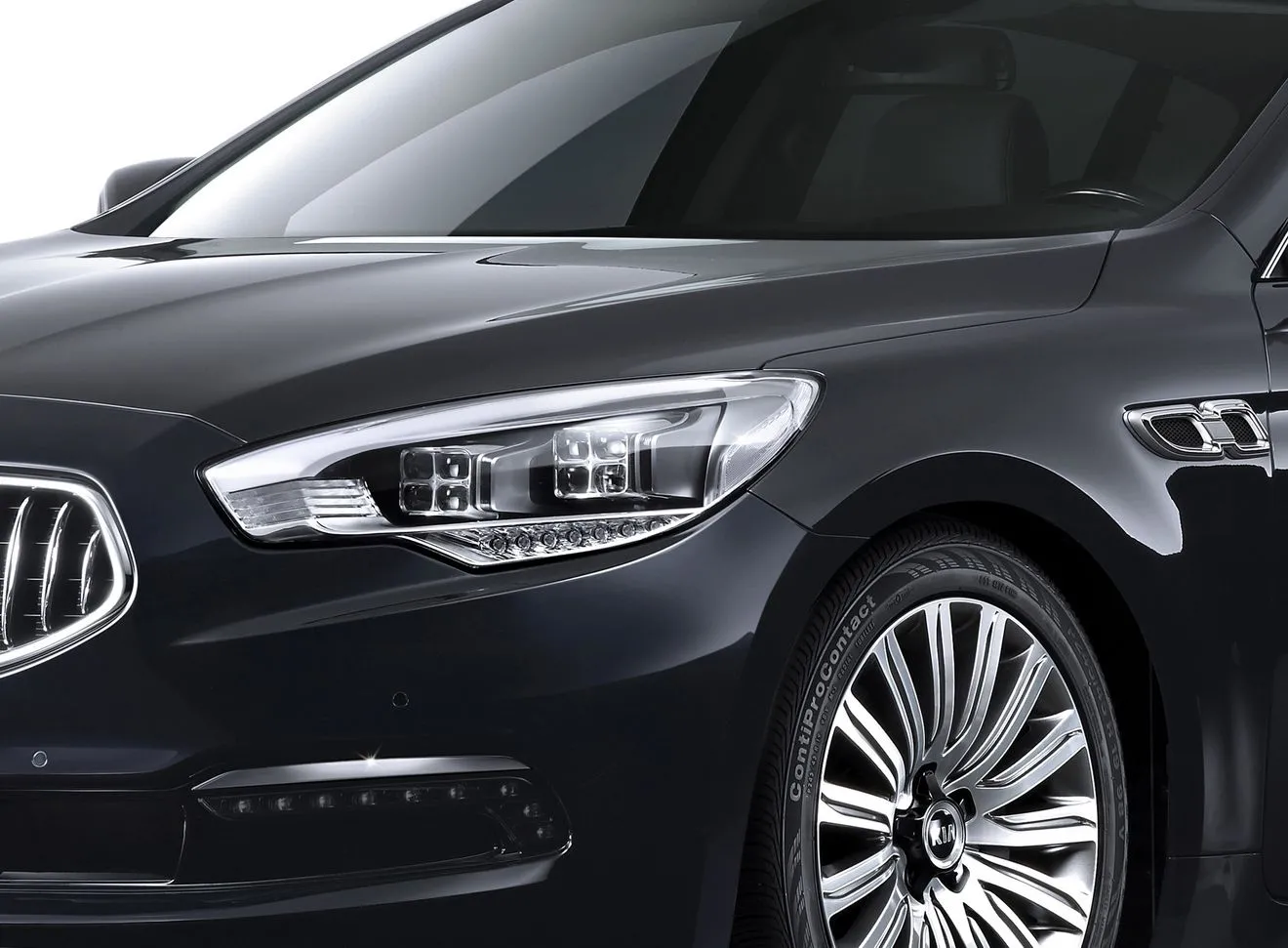 Kia uderza w BMW! Oto pierwsze zdjęcia nowej limuzyny