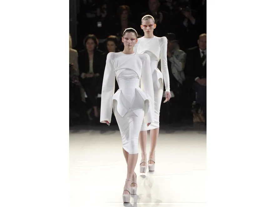 3164022-mugler.jpg
