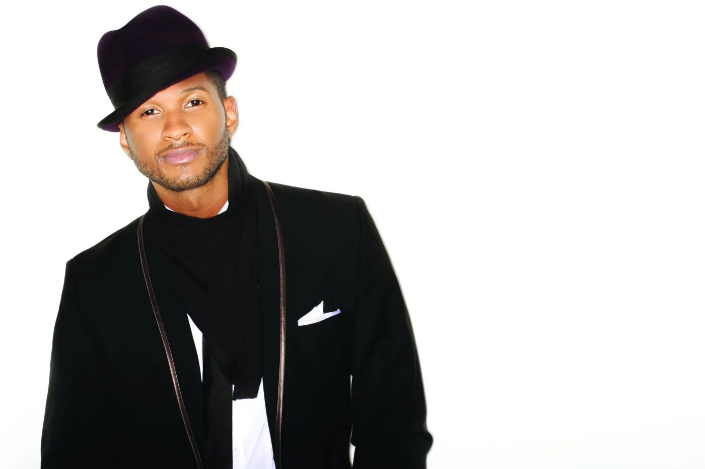 Usher na nowej płycie szuka siebie samego 
