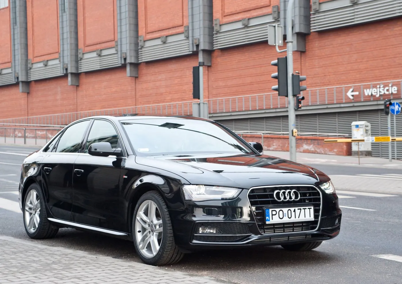 3248414-audi.jpg