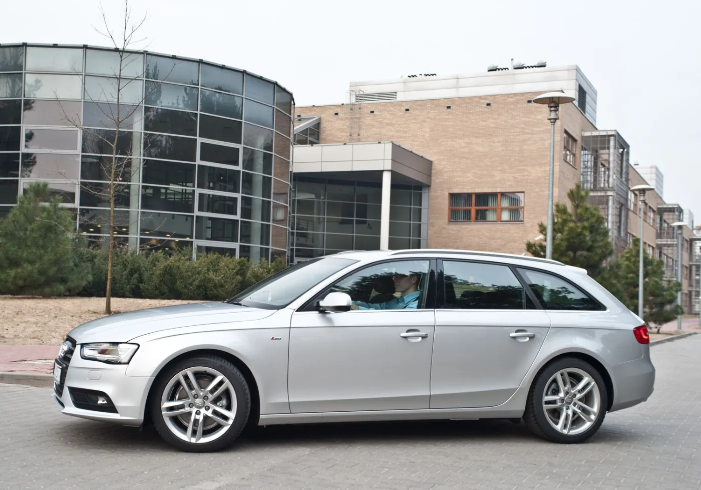3248356-audi.jpg