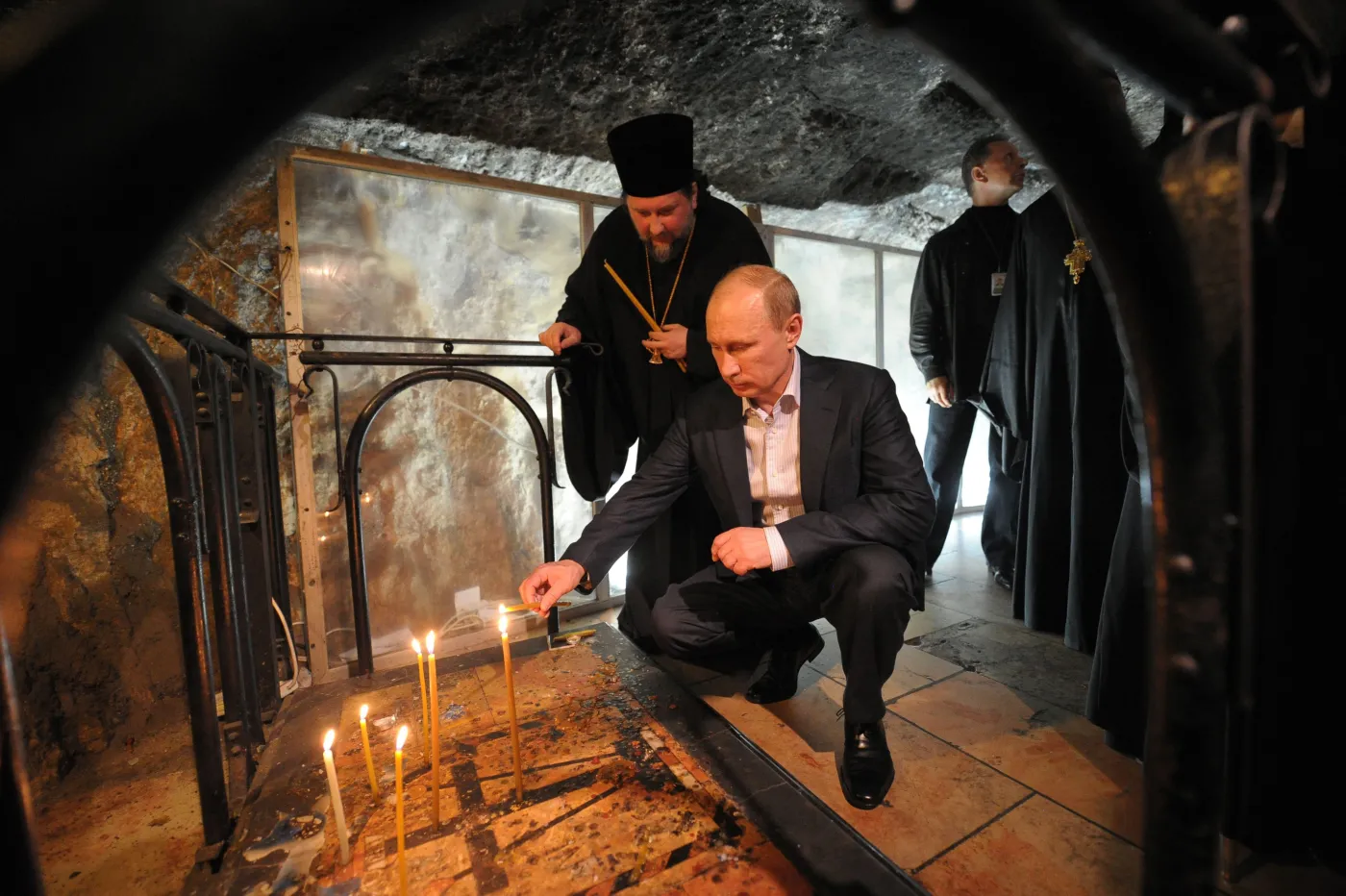 3700232-putin.jpg