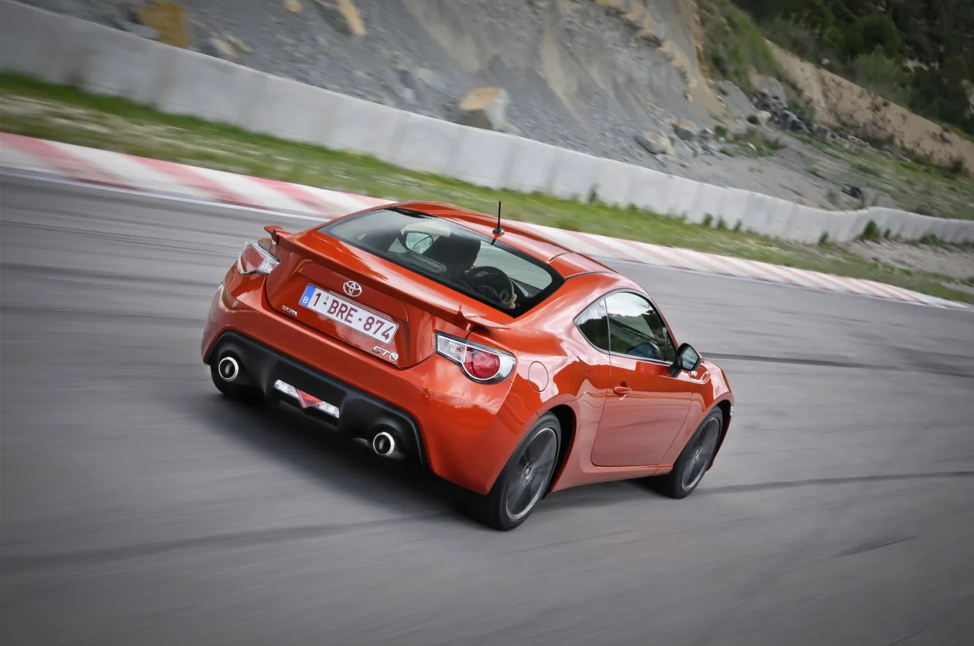 3532799-gt865.jpg