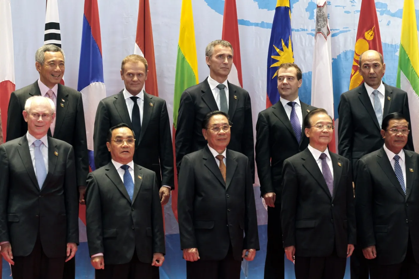 4235198-laos.jpg