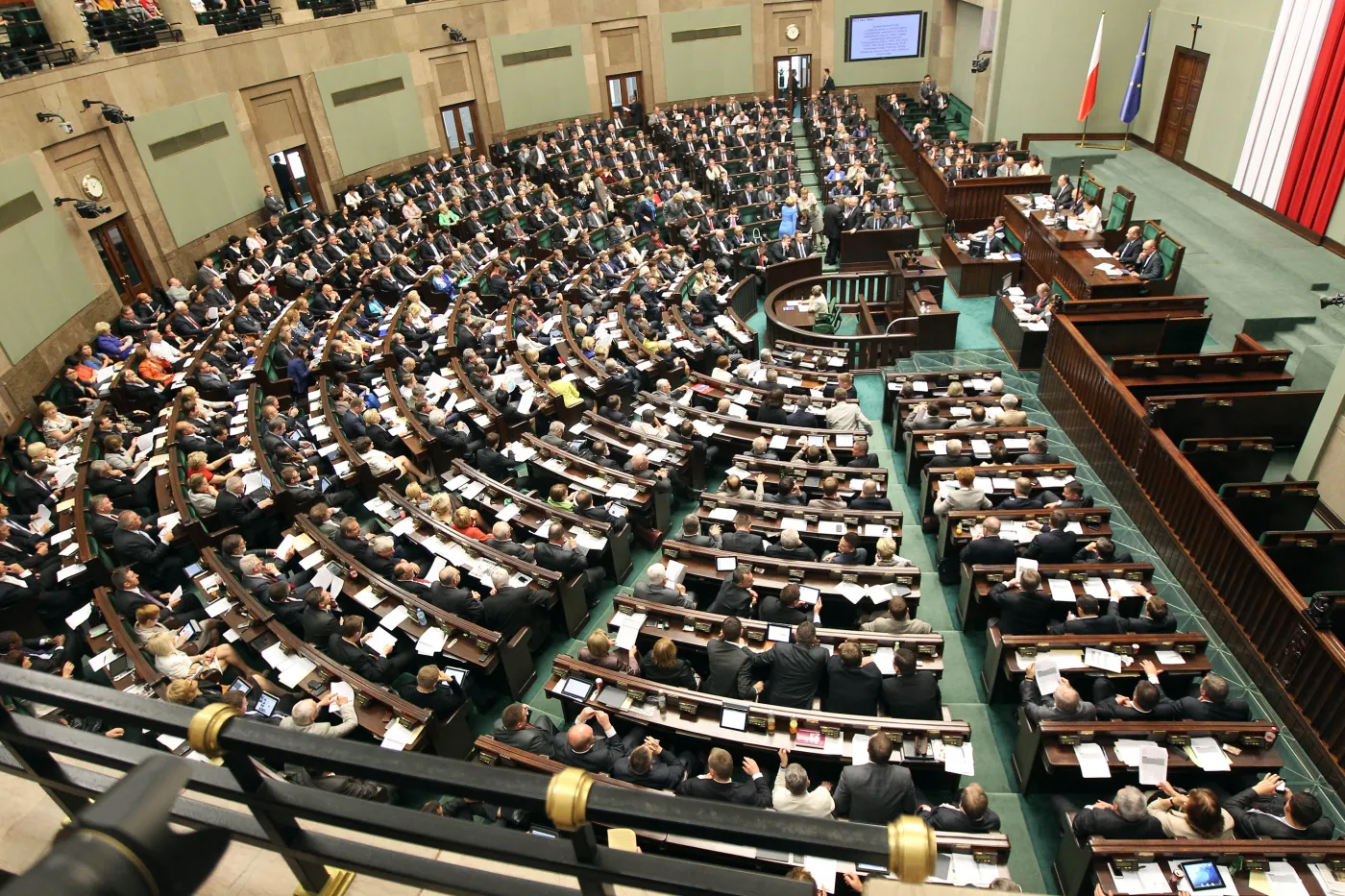 Sejm ratyfikuje konwencję broniącą kobiet? "Koń trojański feministek"