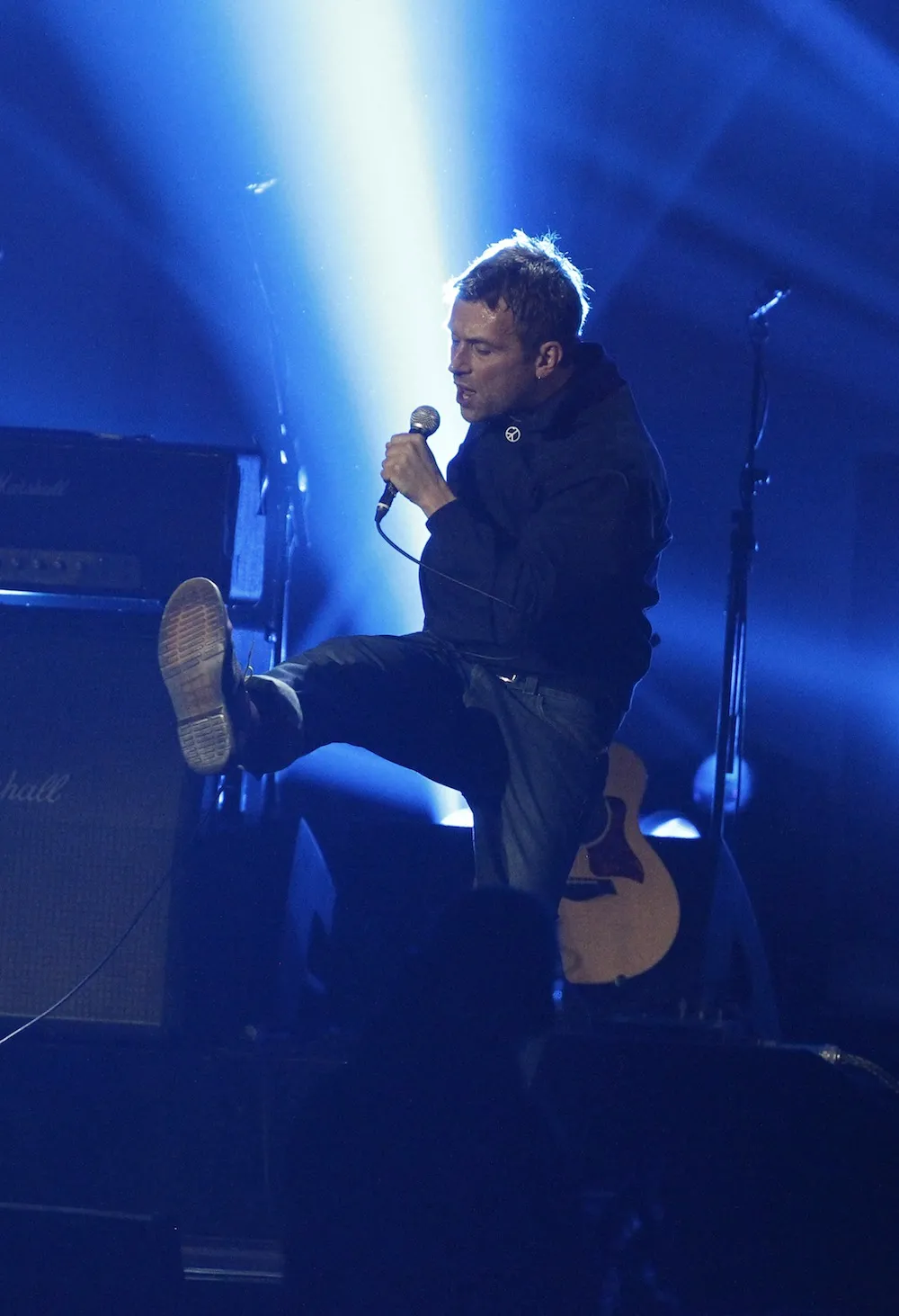 4289142-blur.jpg