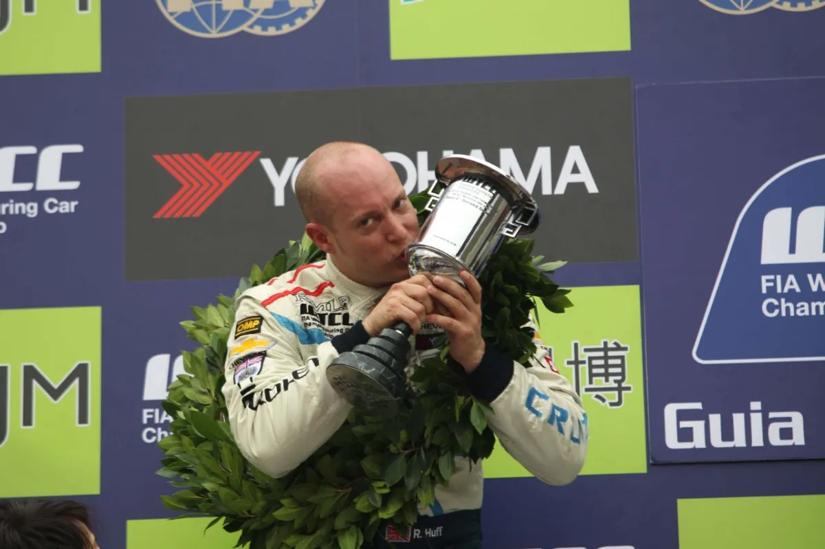 Nowy mistrz WTCC, Robert Huff 