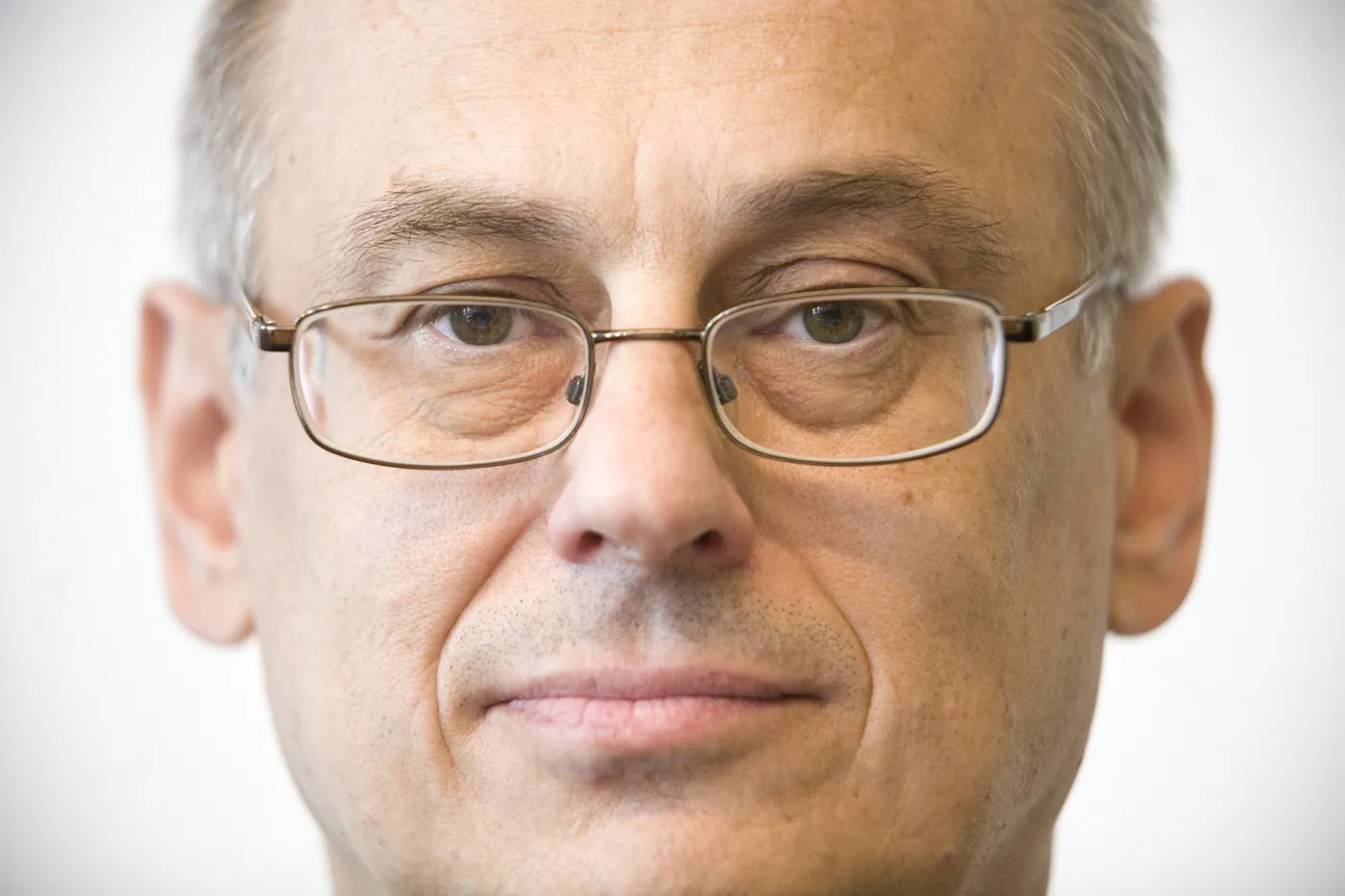 4360556-prof.jpg