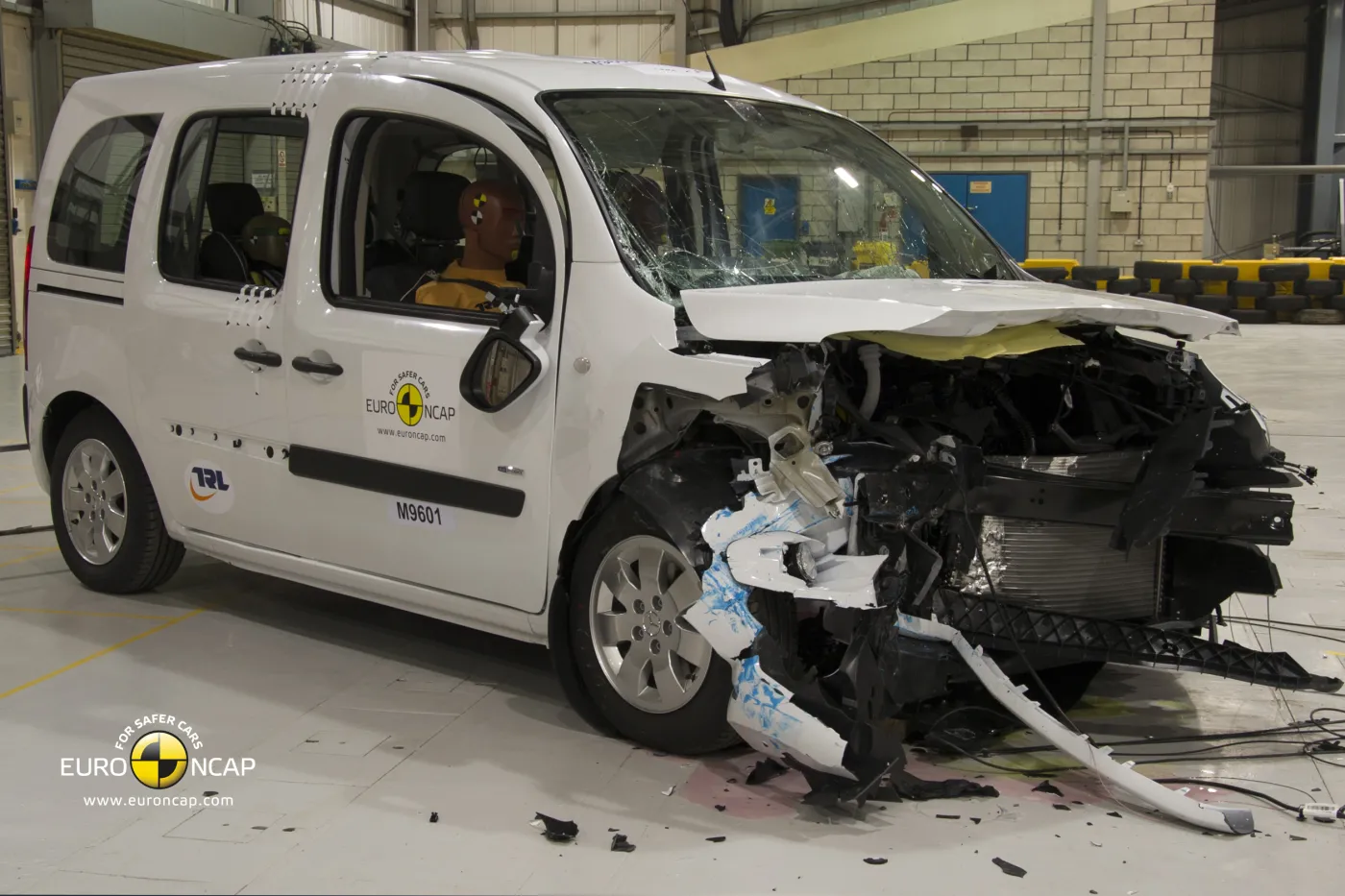 Wpadka nowego modelu Mercedesa podczas najważniejszego testu! Zobacz zdjęcia