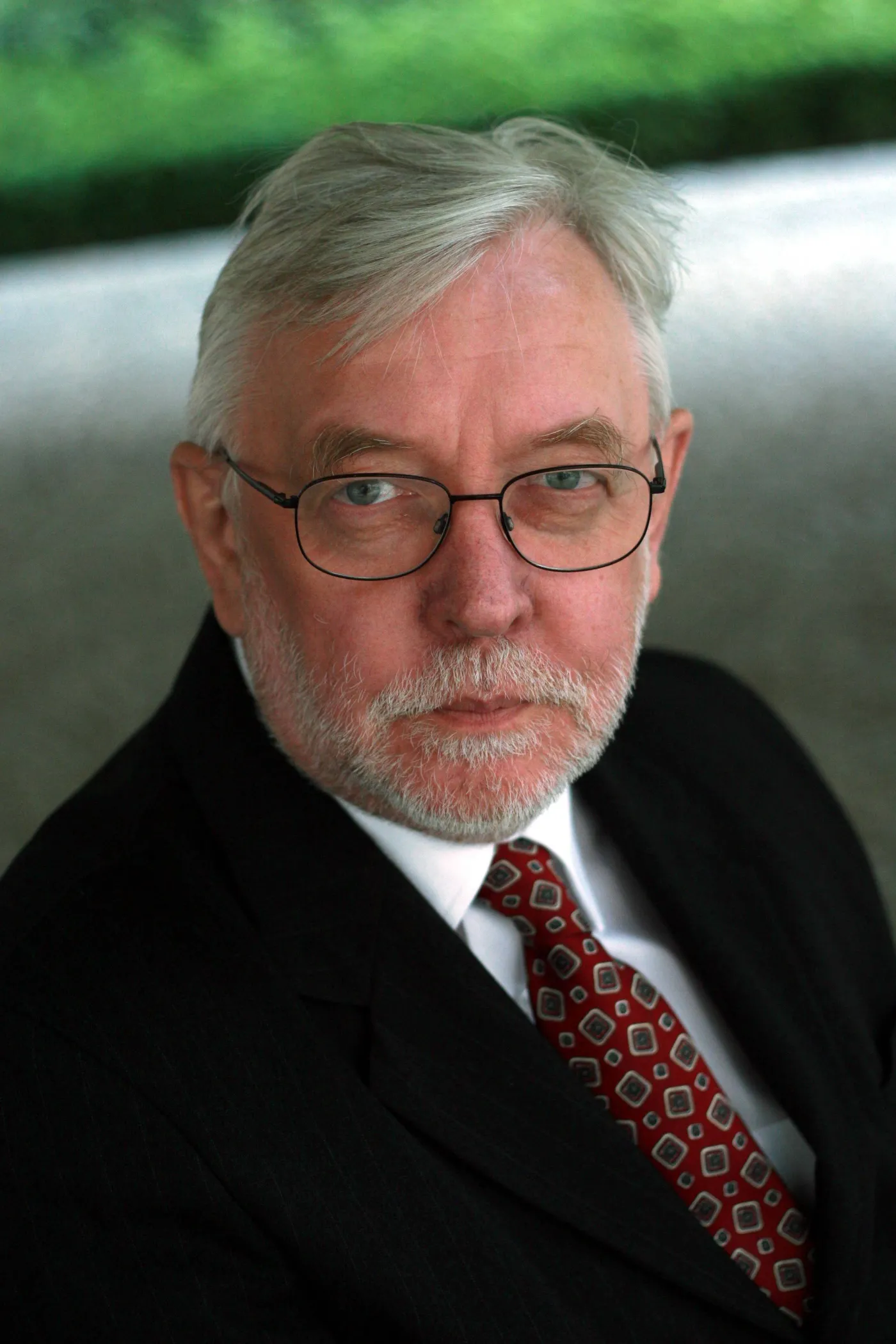 4910411-prof.jpg
