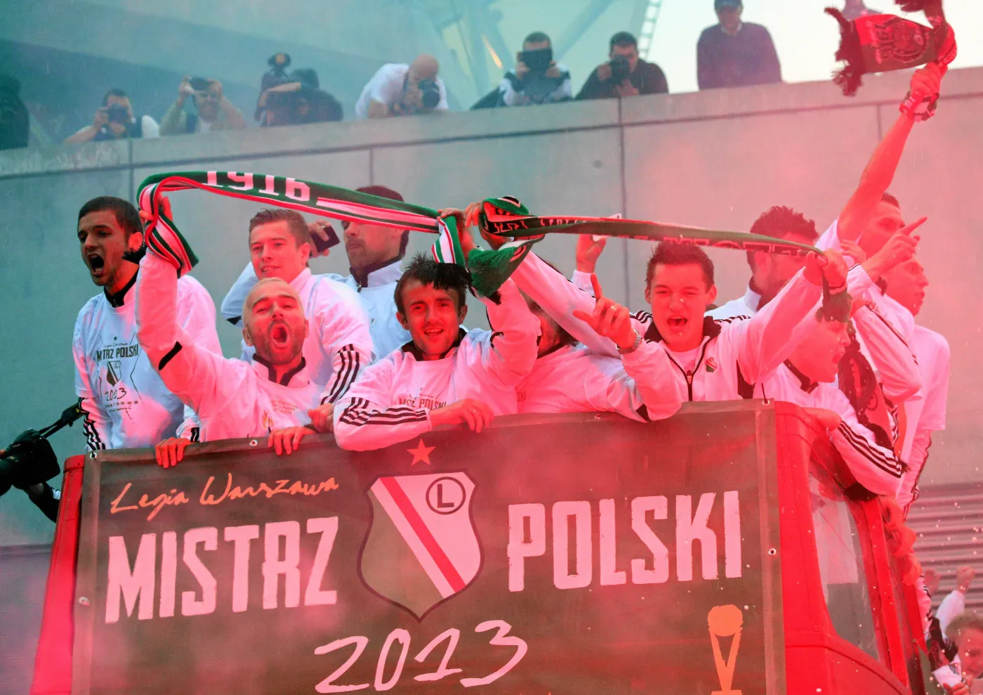 5040956-legia.jpg