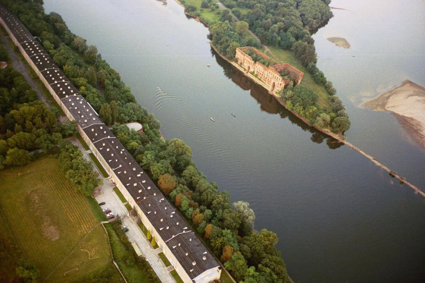5289515-modlin.jpg