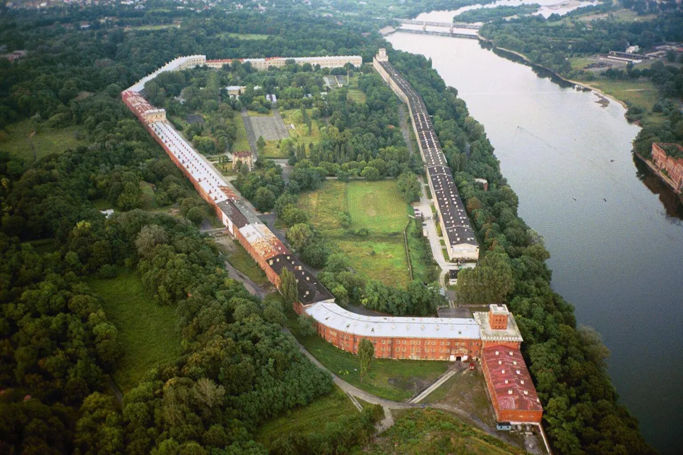 5289544-modlin.jpg