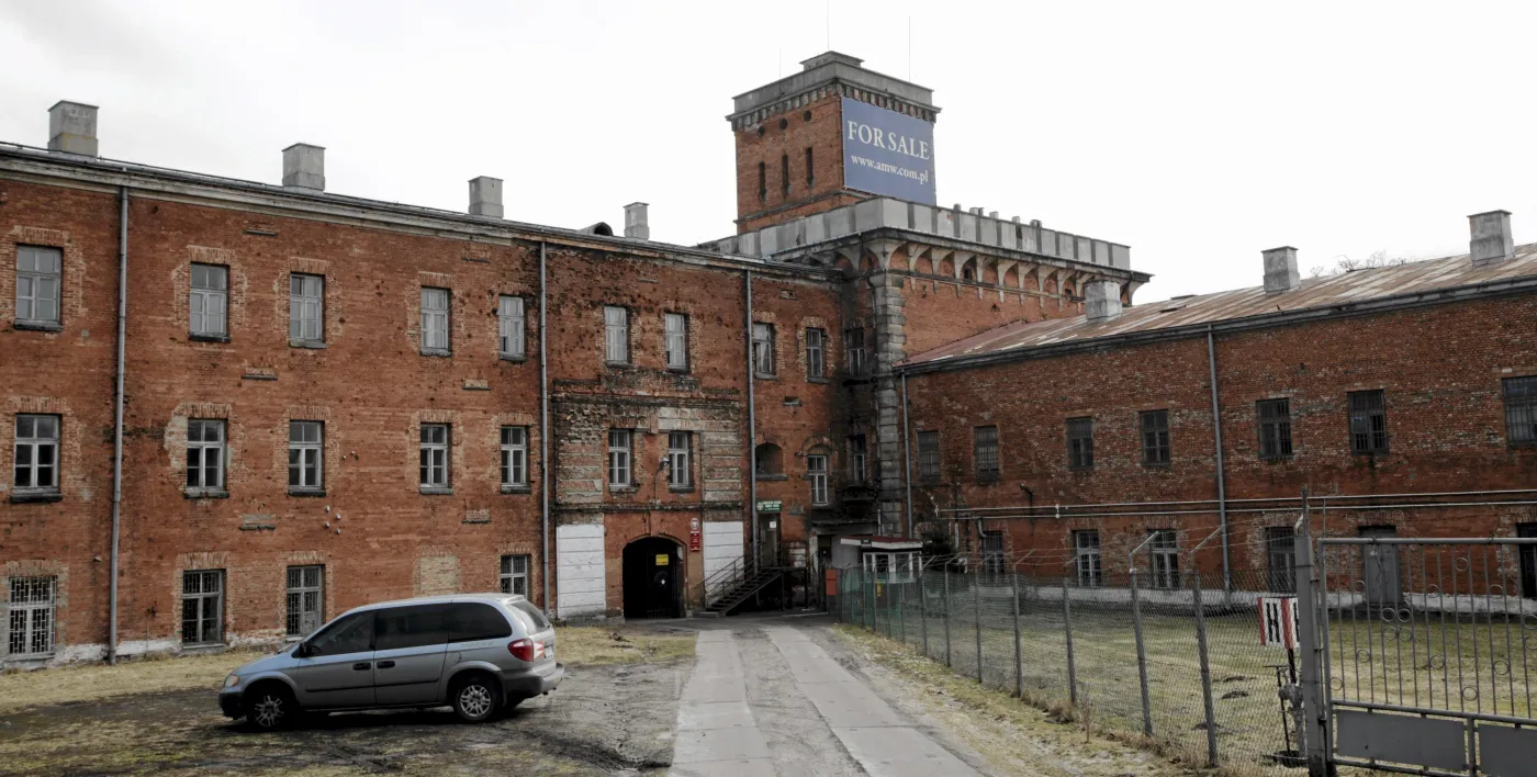 5289631-modlin.jpg