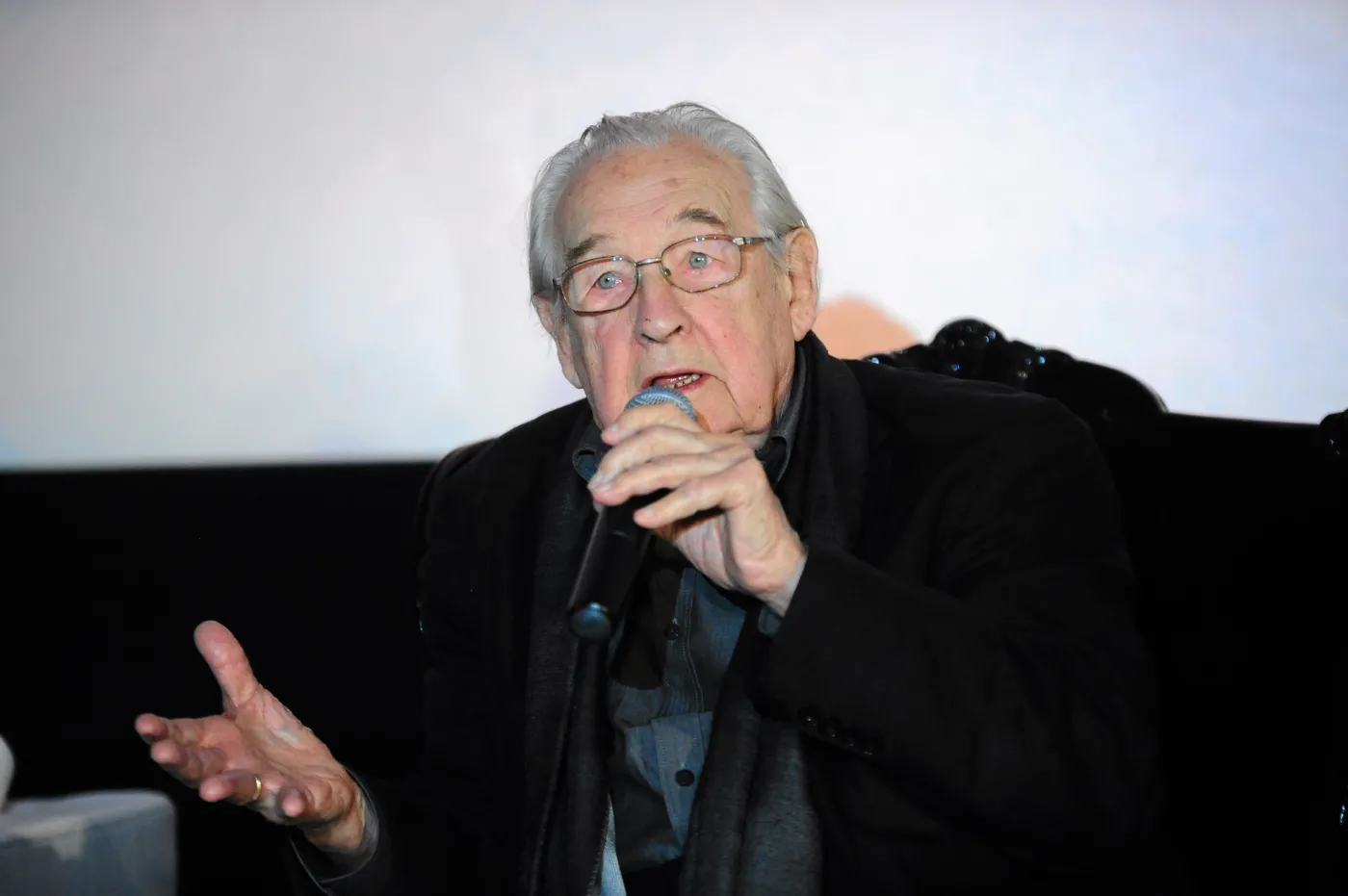 5422088-walesa.jpg