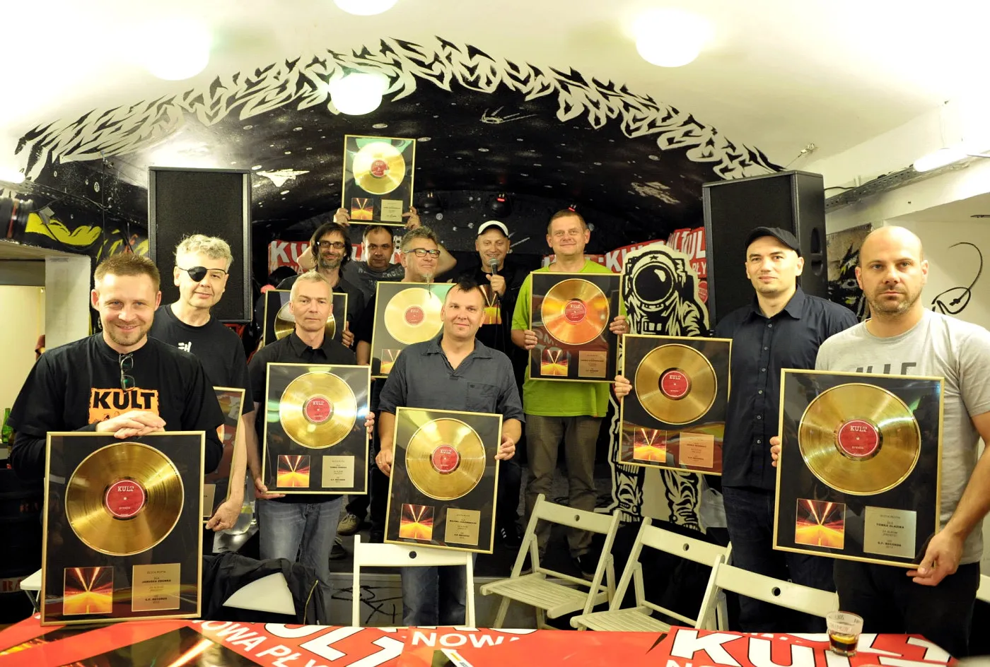 5077345-kult.jpg