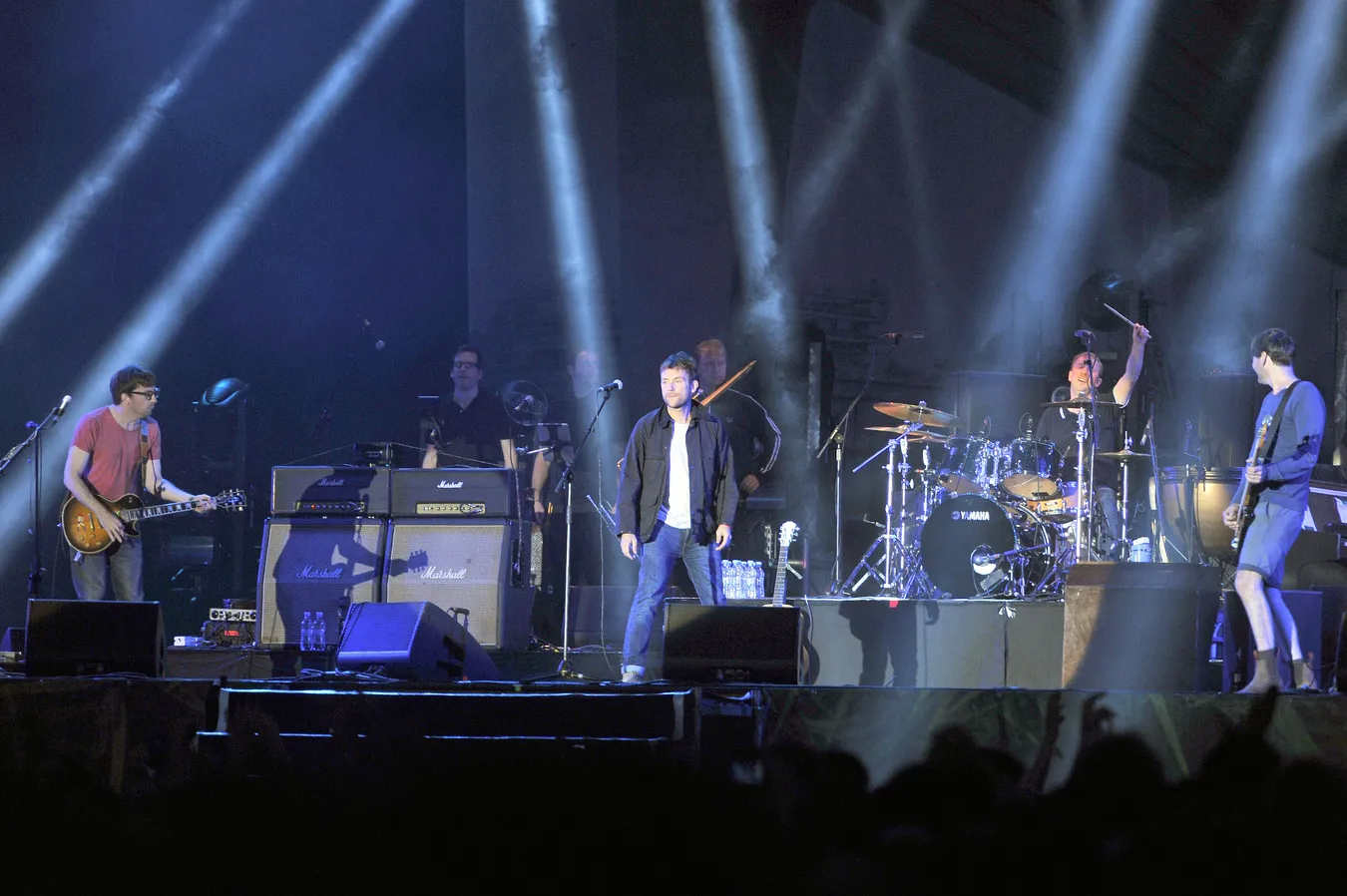 5159766-blur.jpg
