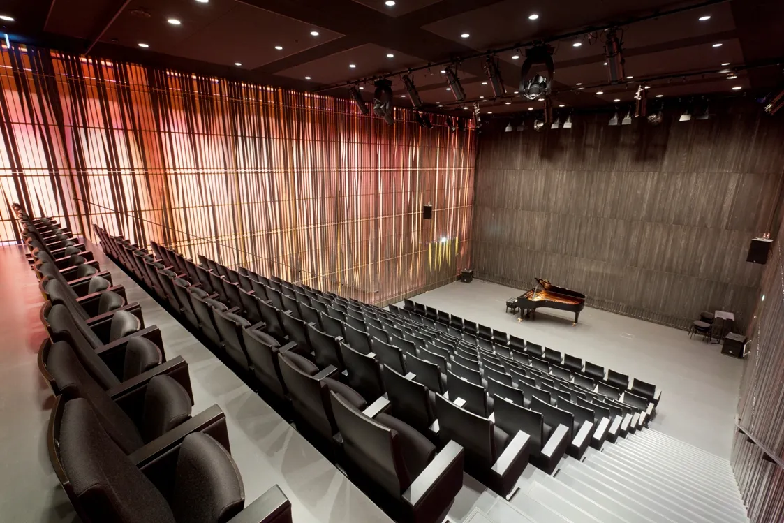 5165160-harpa.jpg