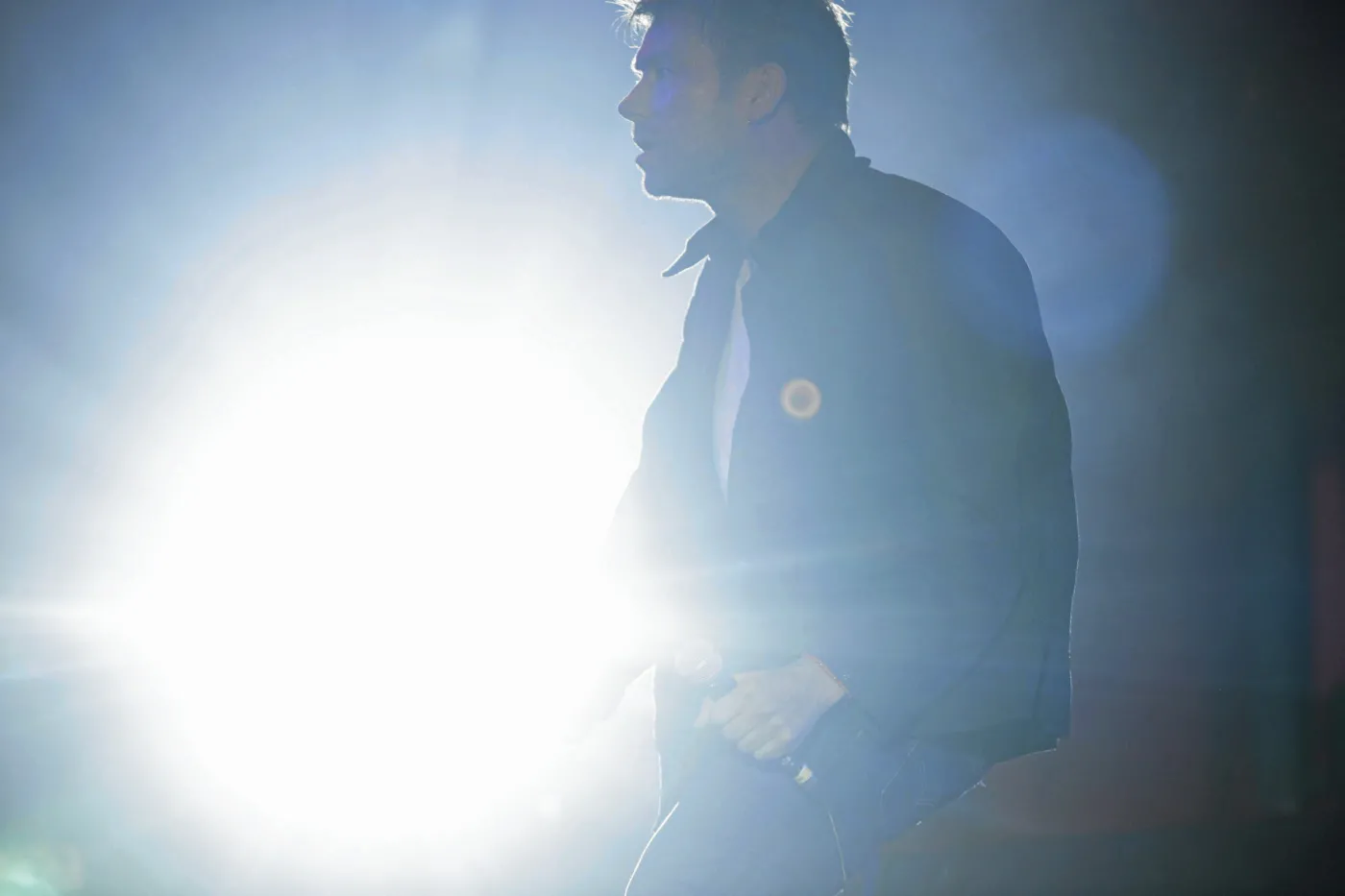 5170909-blur.jpg