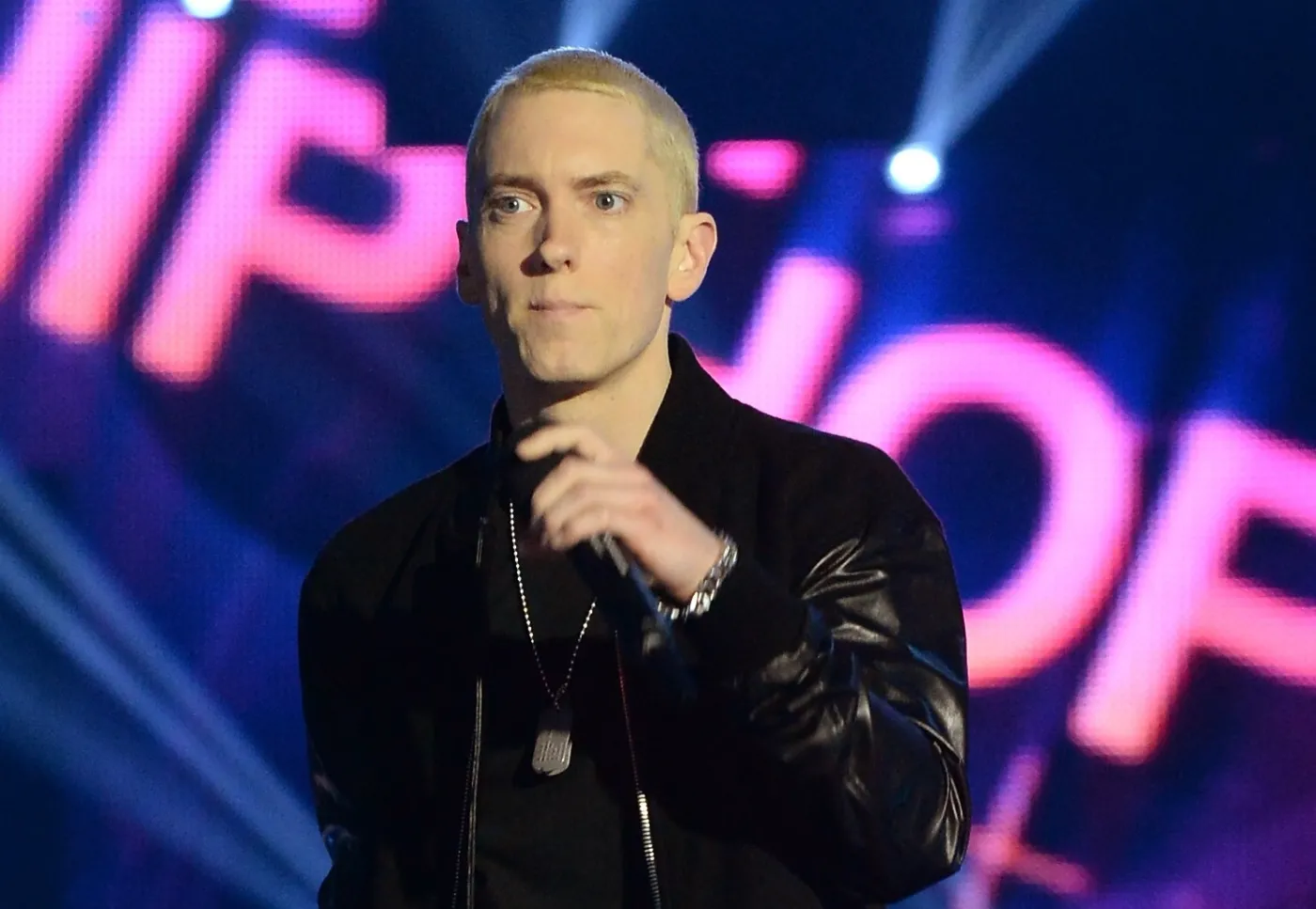 5687085-eminem.jpg