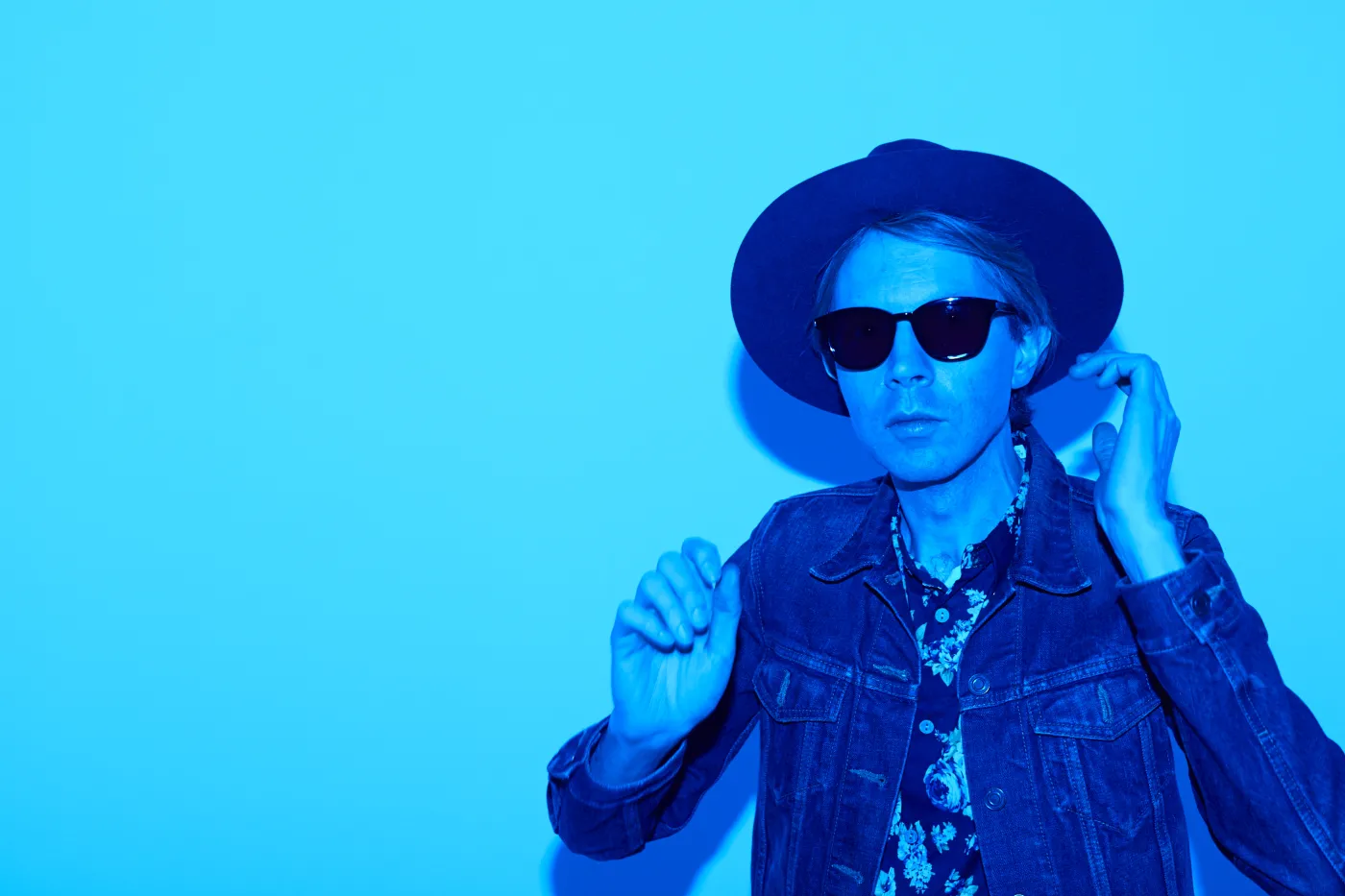 5716853-beck.jpg