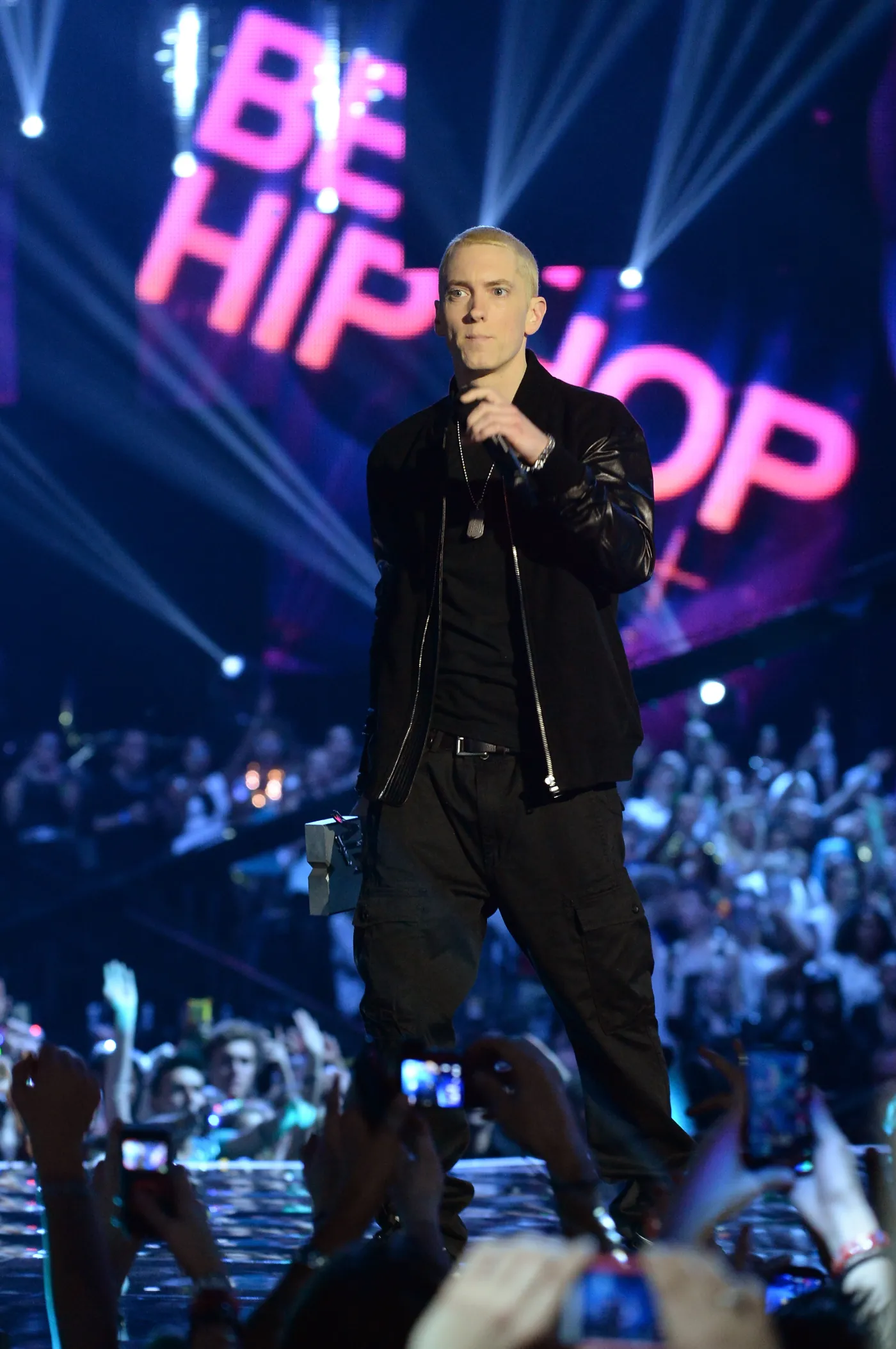 5618472-eminem.jpg