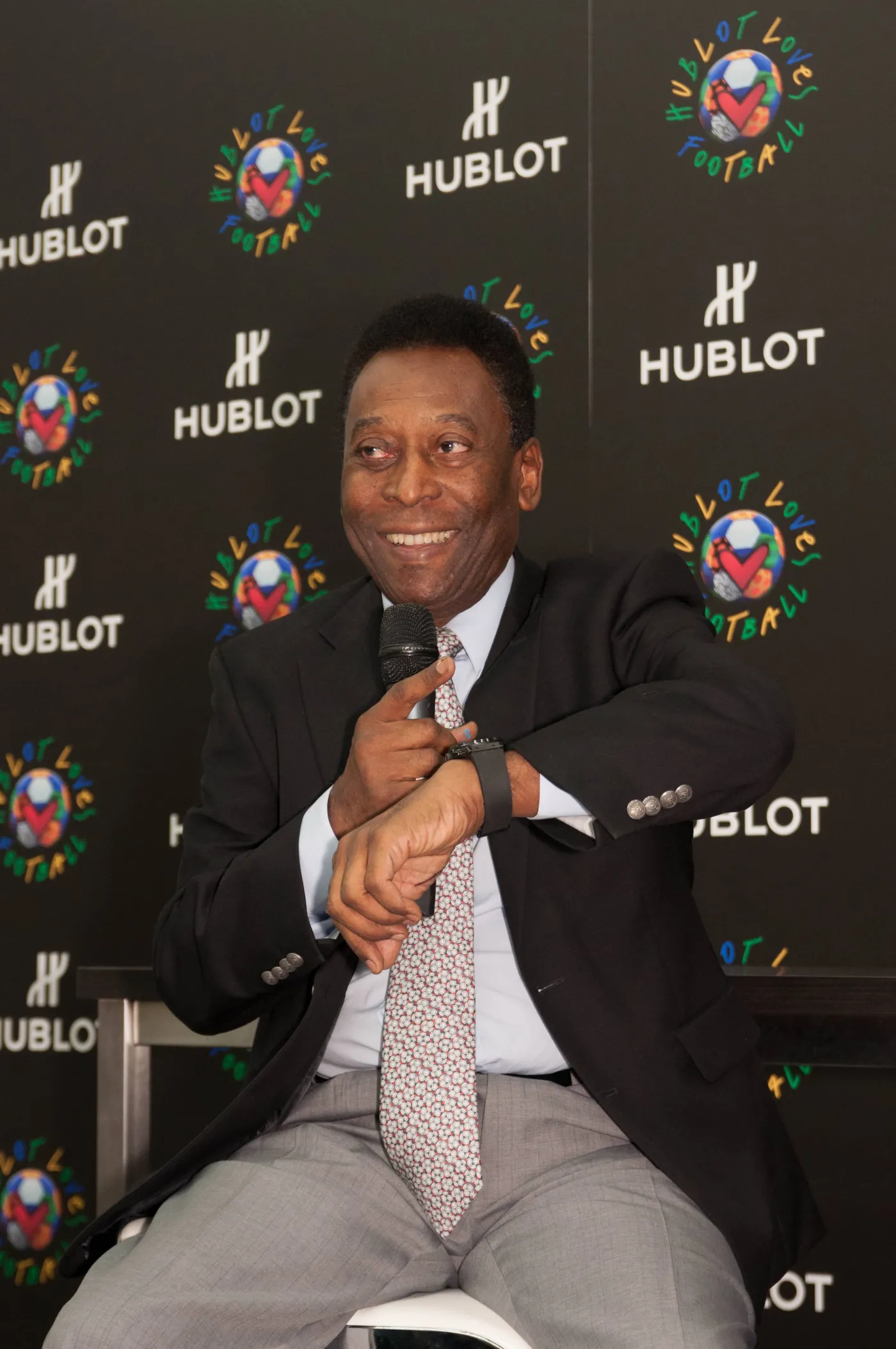 6235042-pele.jpg