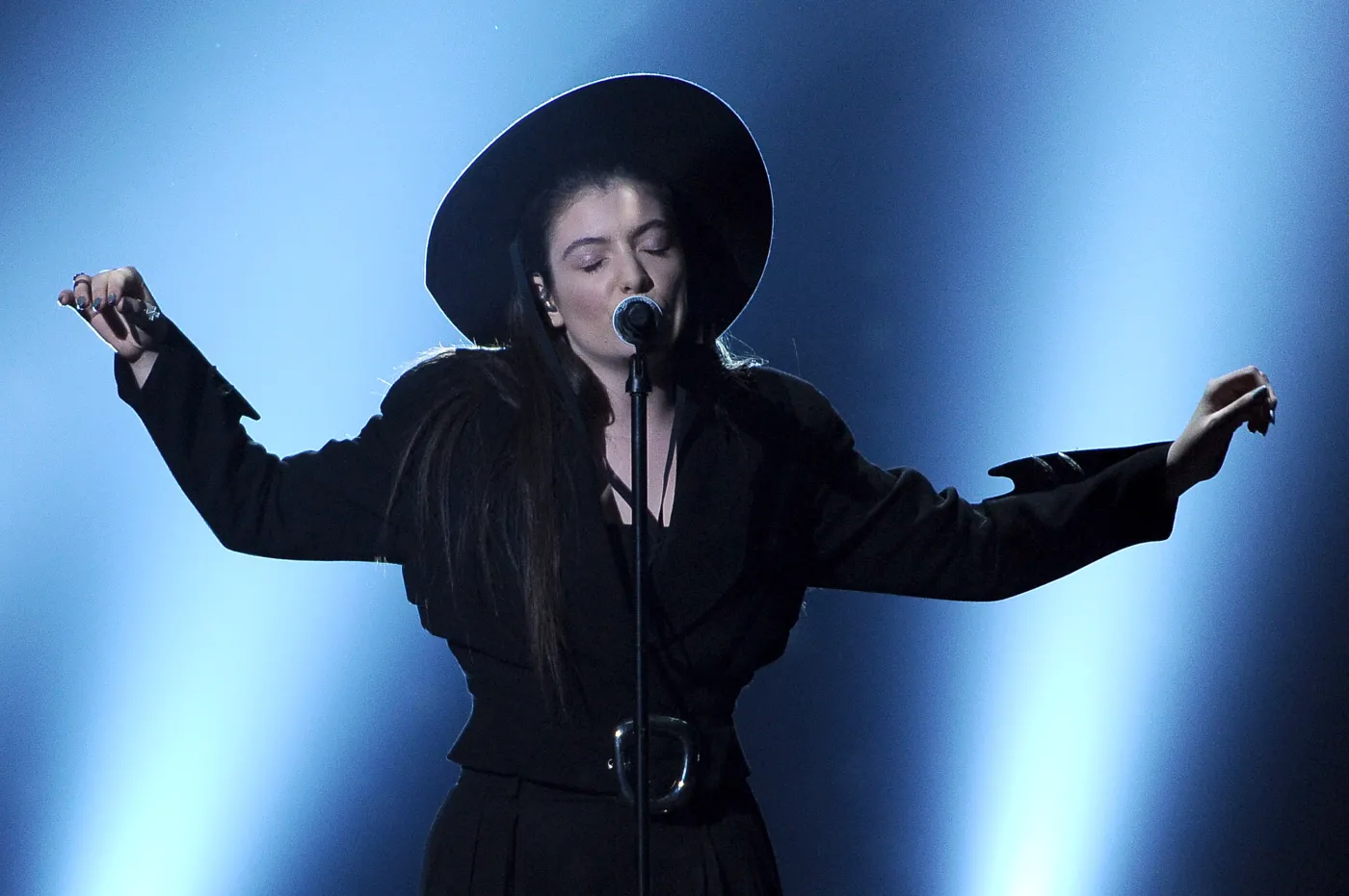 6305838-lorde.jpg