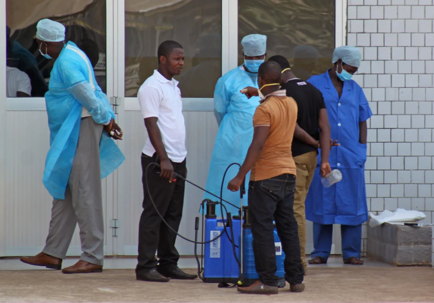 Trudna walka z wirusem Ebola. Pielęgniarki strajkują, chcą podwyżki