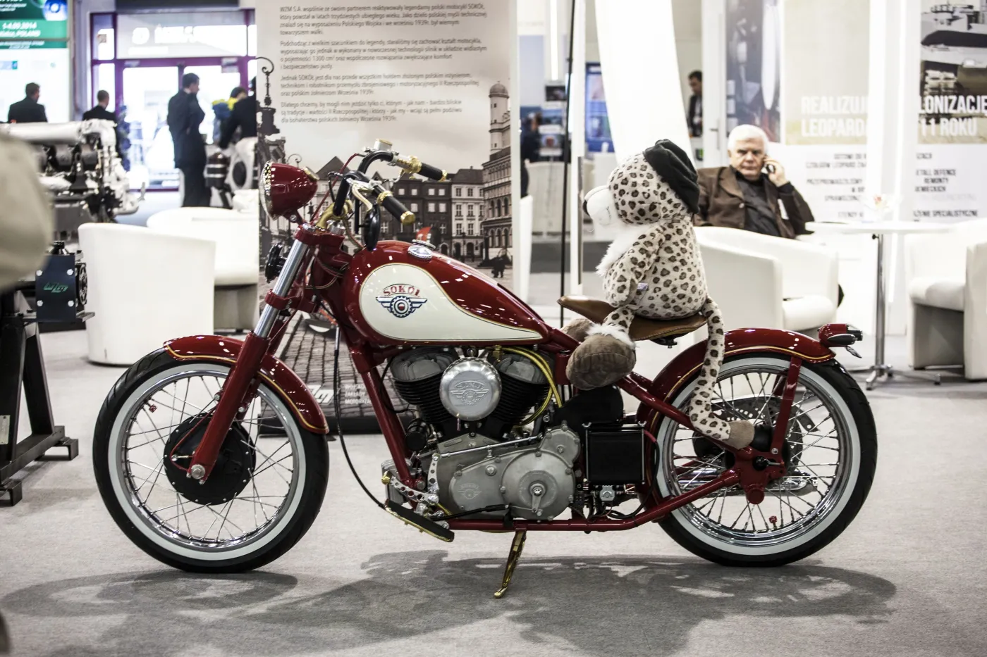 Przedwojenny motocykl sokół wraca do produkcji! Pokazali pierwszy model. ZDJĘCIA