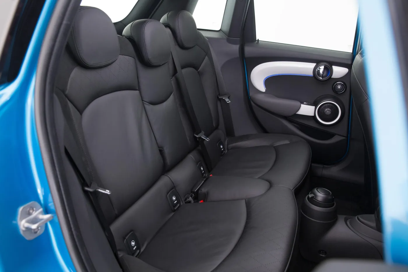 6387660-mini.jpg
