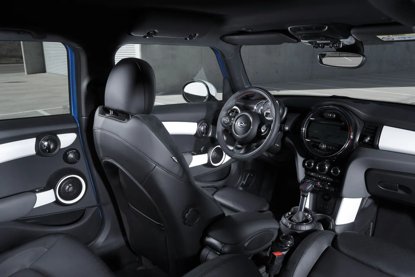 6387805-mini.jpg