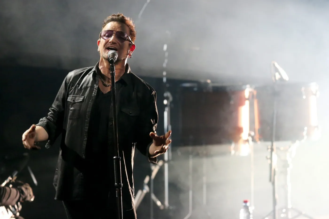 7064441-bono.jpg