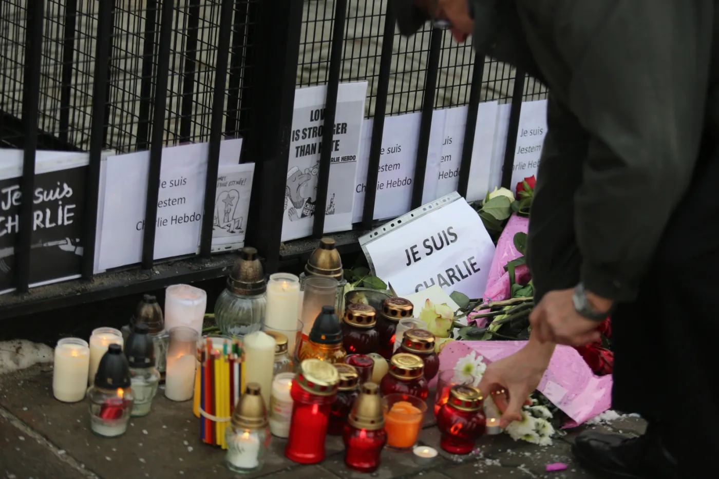 Polska. Świat w reakcji na zamach we Francji