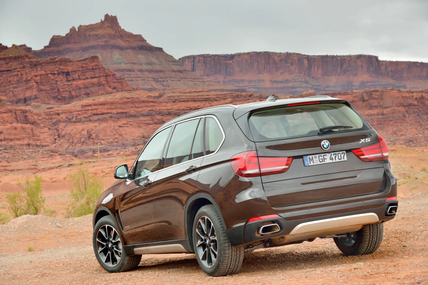 7665861-bmw-x5.jpg