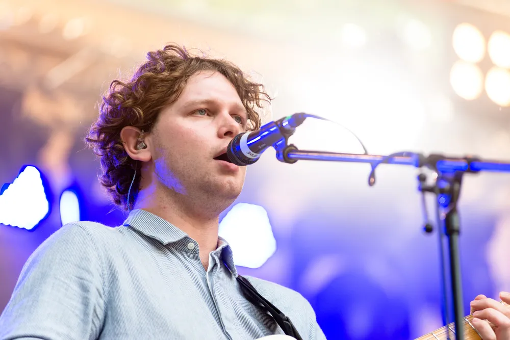 7930310-alt-j.jpg