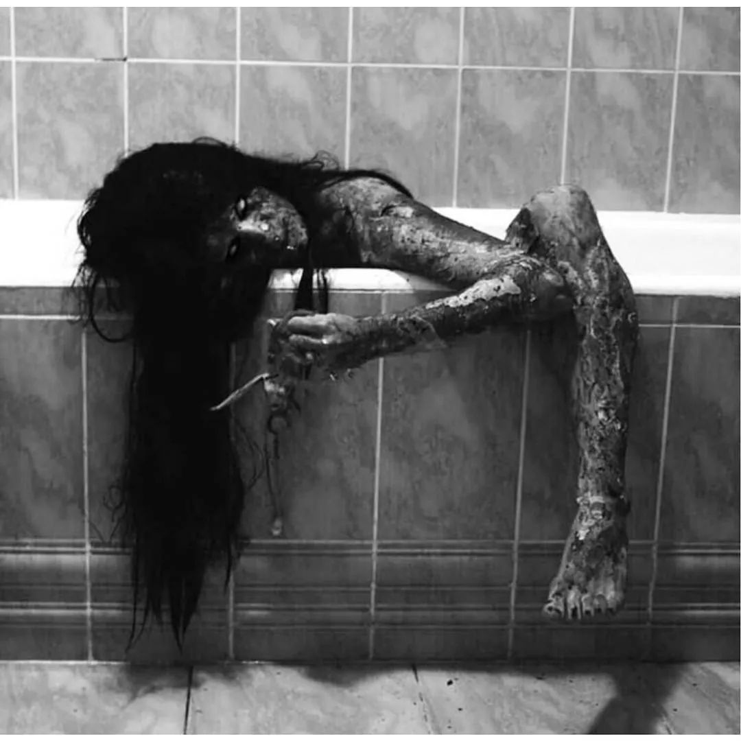 8007414-slash.jpg