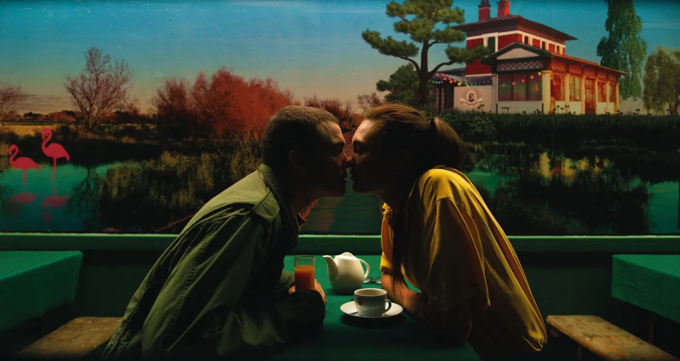 8135952-love.jpg