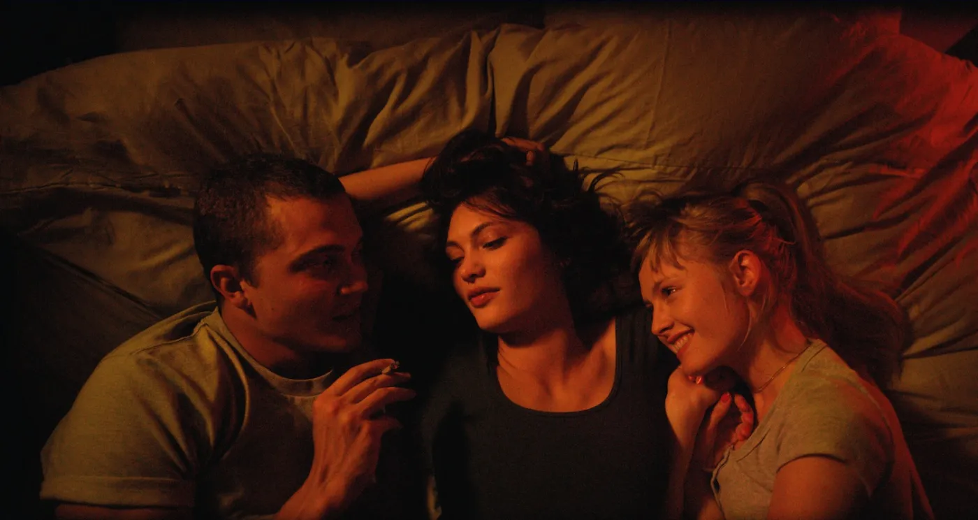 8135983-love.jpg