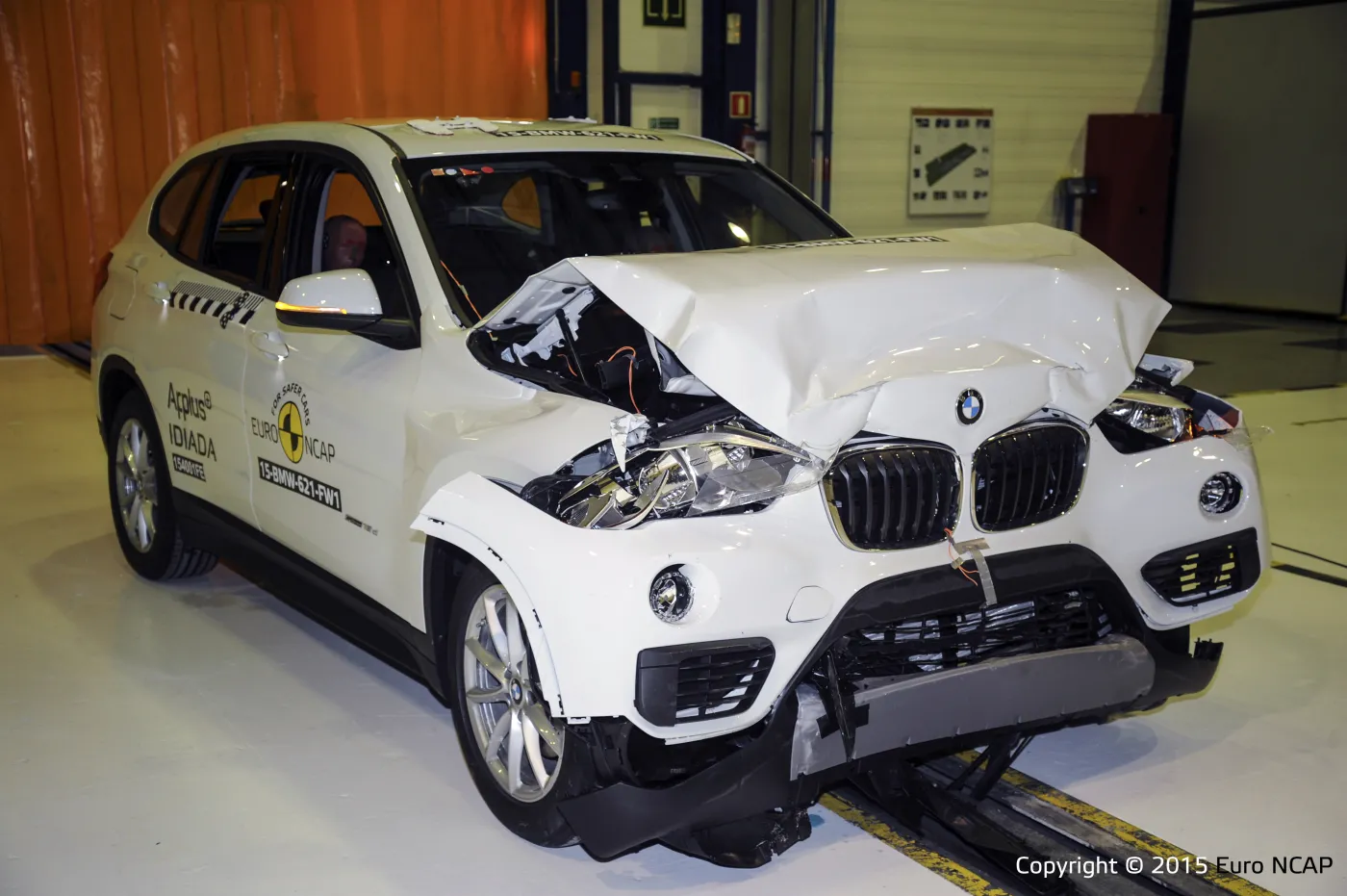 8501640-bmw-x1.jpg