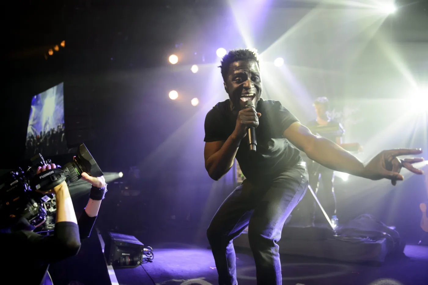 7976975-kwabs.jpg